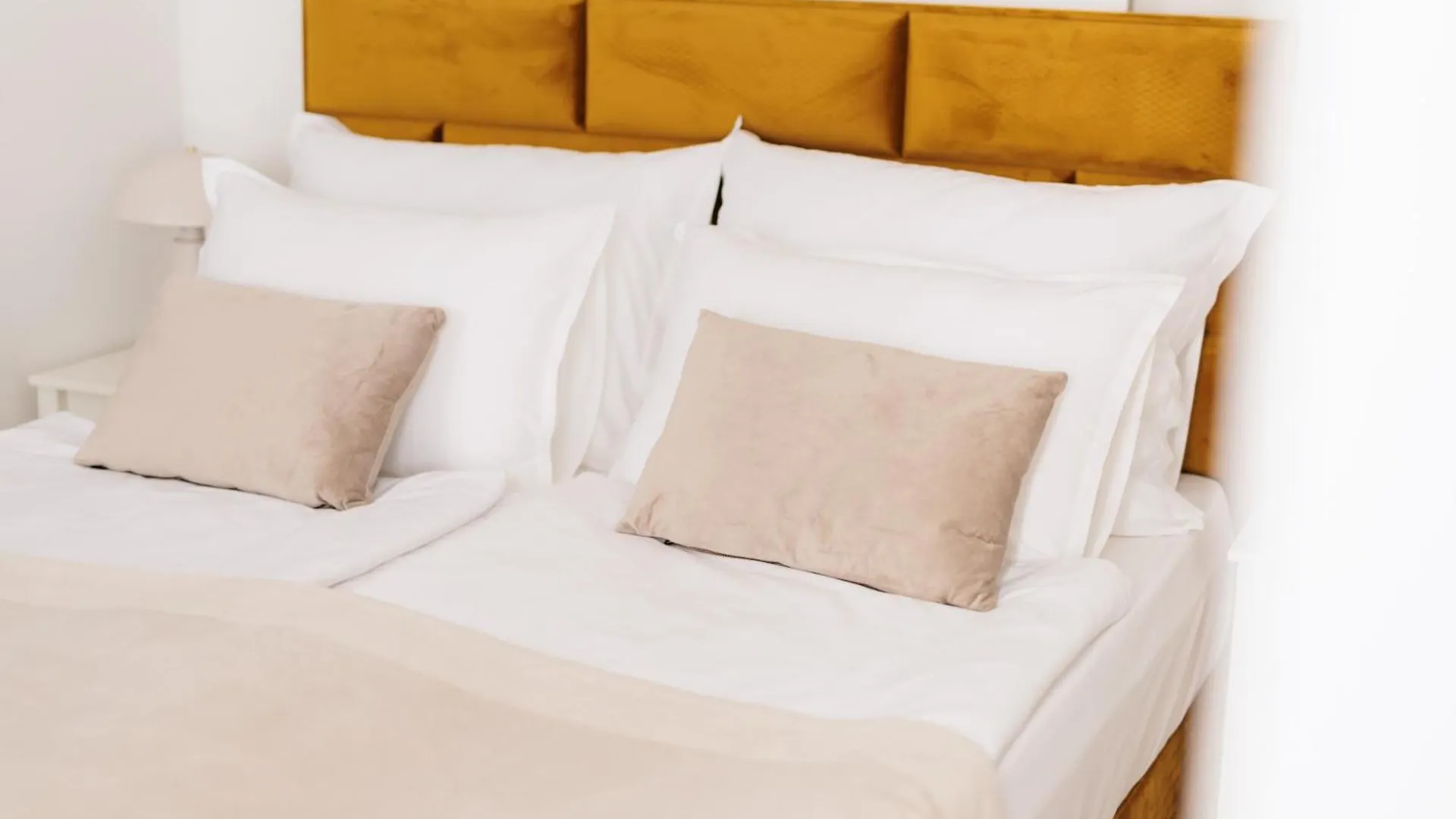 Barbara I - Luxury Rooms With Balcony ザダル