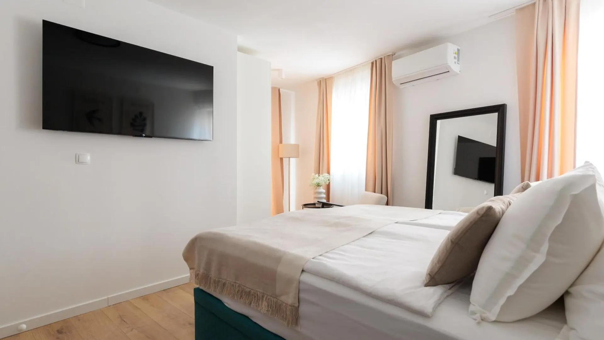 Barbara I - Luxury Rooms With Balcony ザダル 0*,  クロアチア