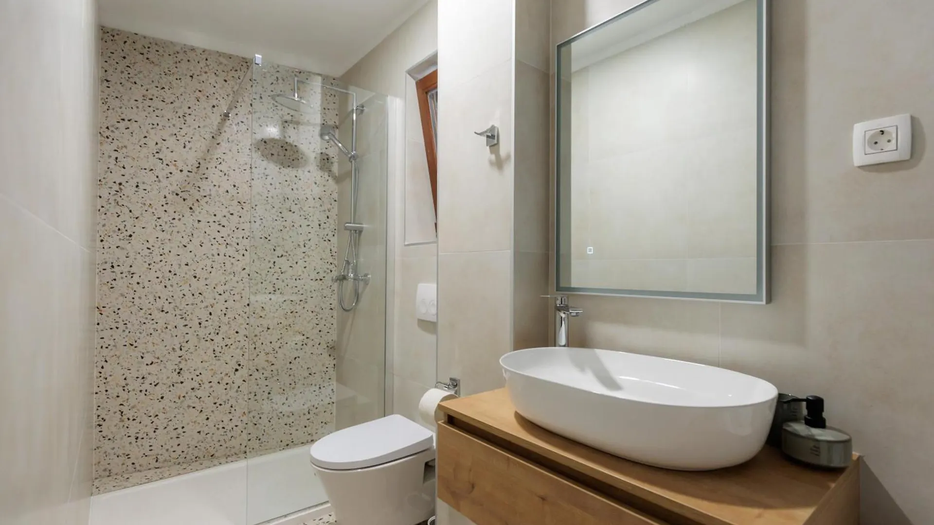 זאדאר Barbara I - Luxury Rooms With Balcony